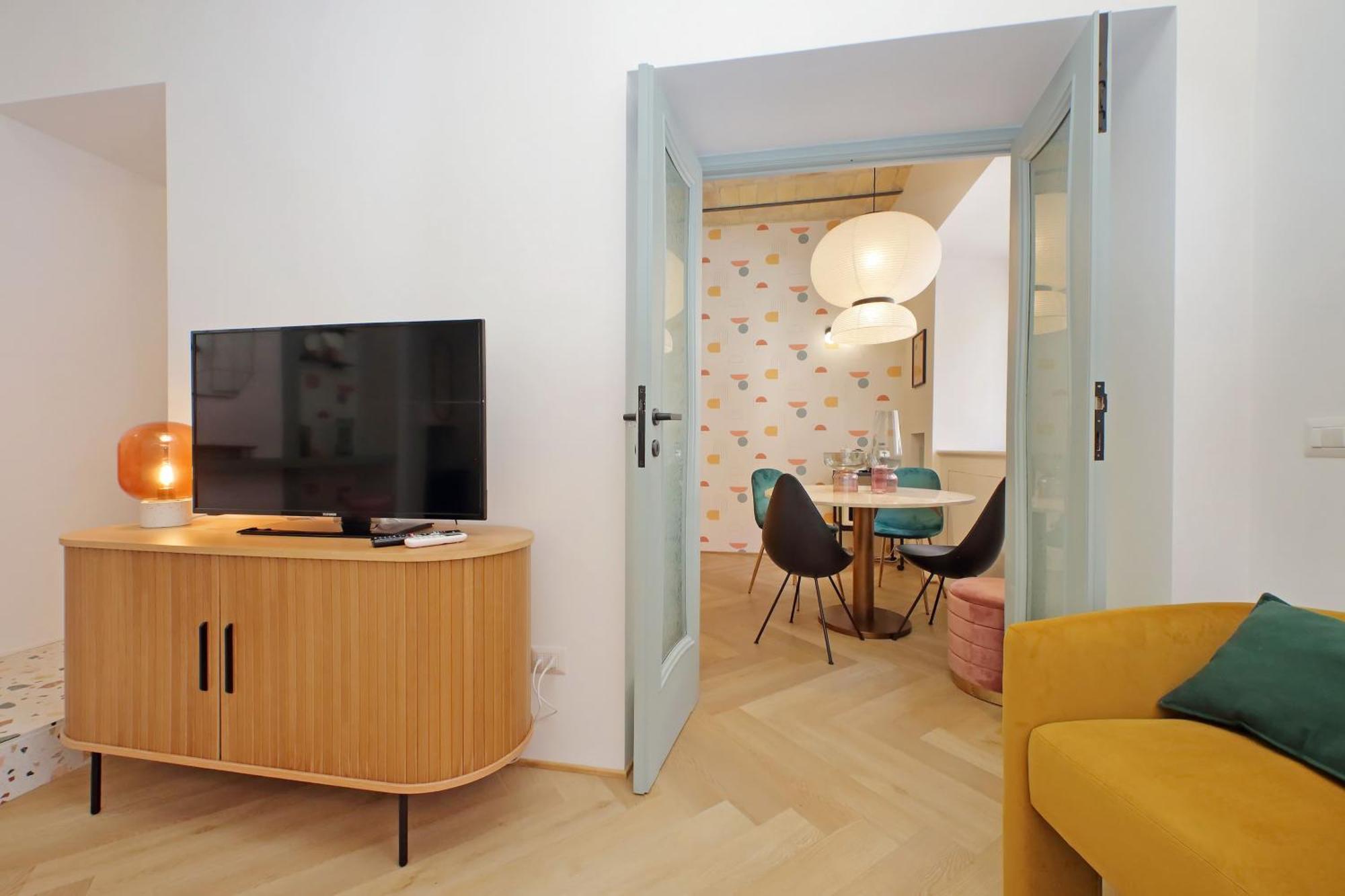 רומא Ych-Colorful And Classy Apartment Near Fori Imperiali מראה חיצוני תמונה