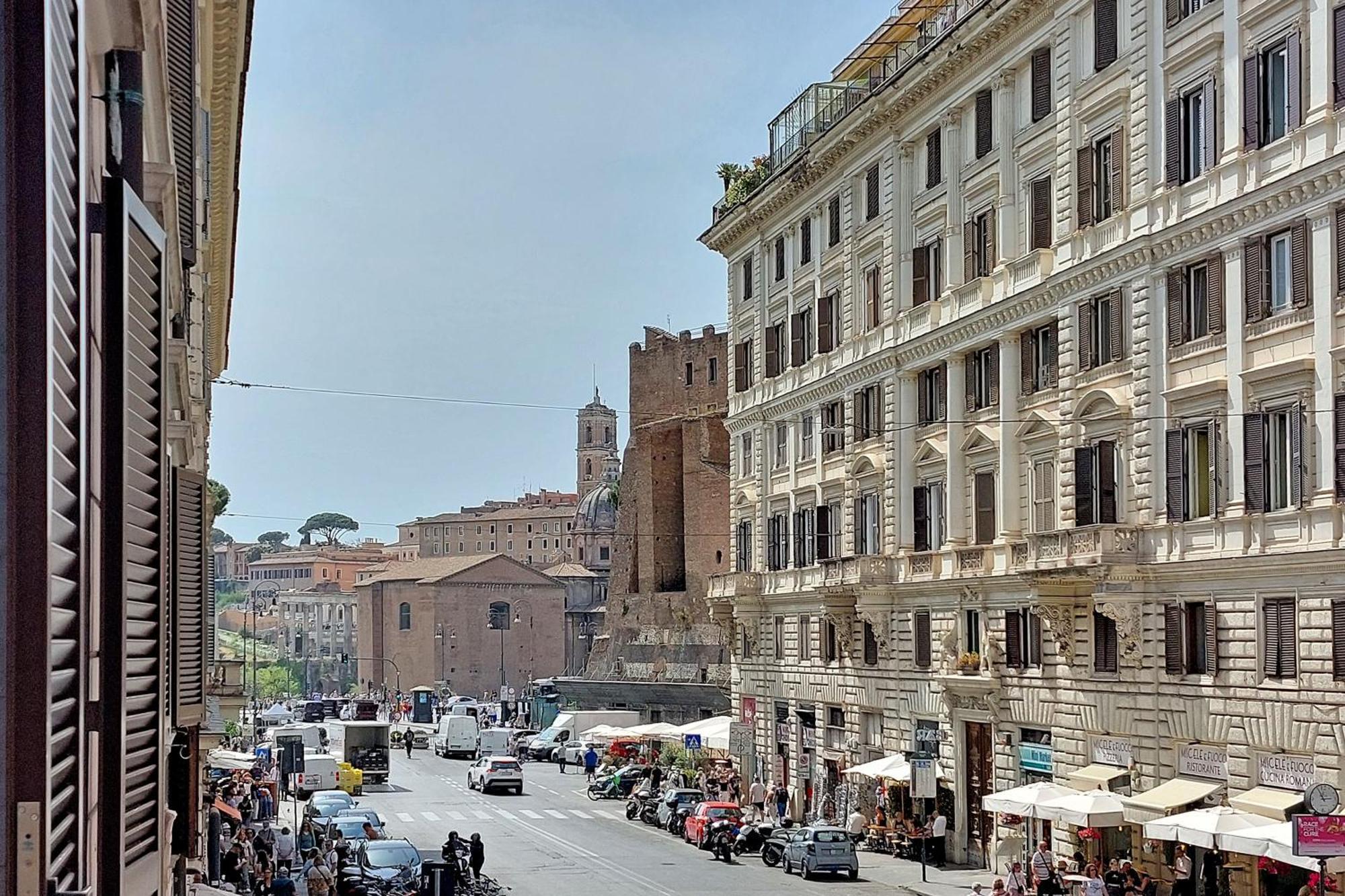 רומא Ych-Colorful And Classy Apartment Near Fori Imperiali מראה חיצוני תמונה